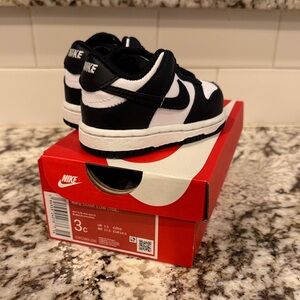 Nike toddler Black and White Dunk Low Sneakers